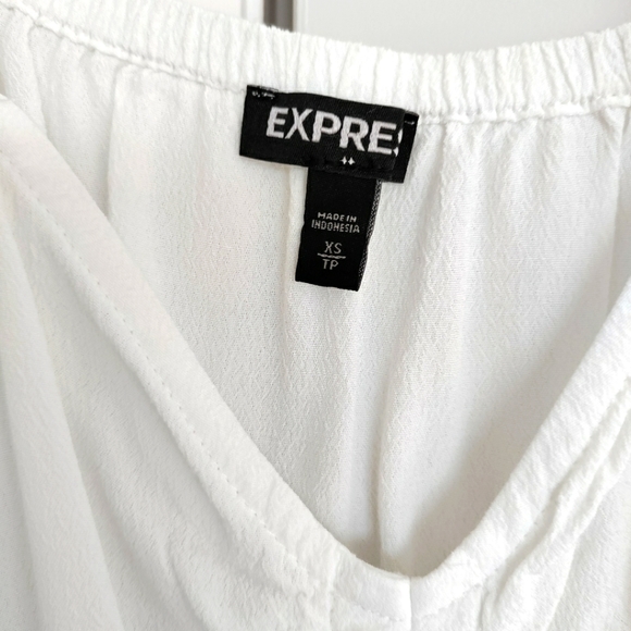 Express white ruffle bottom tank top size x small - Picture 5 of 5